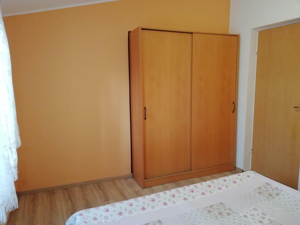 Apartman Ribaric مالي لوشينغْ الغرفة الصورة