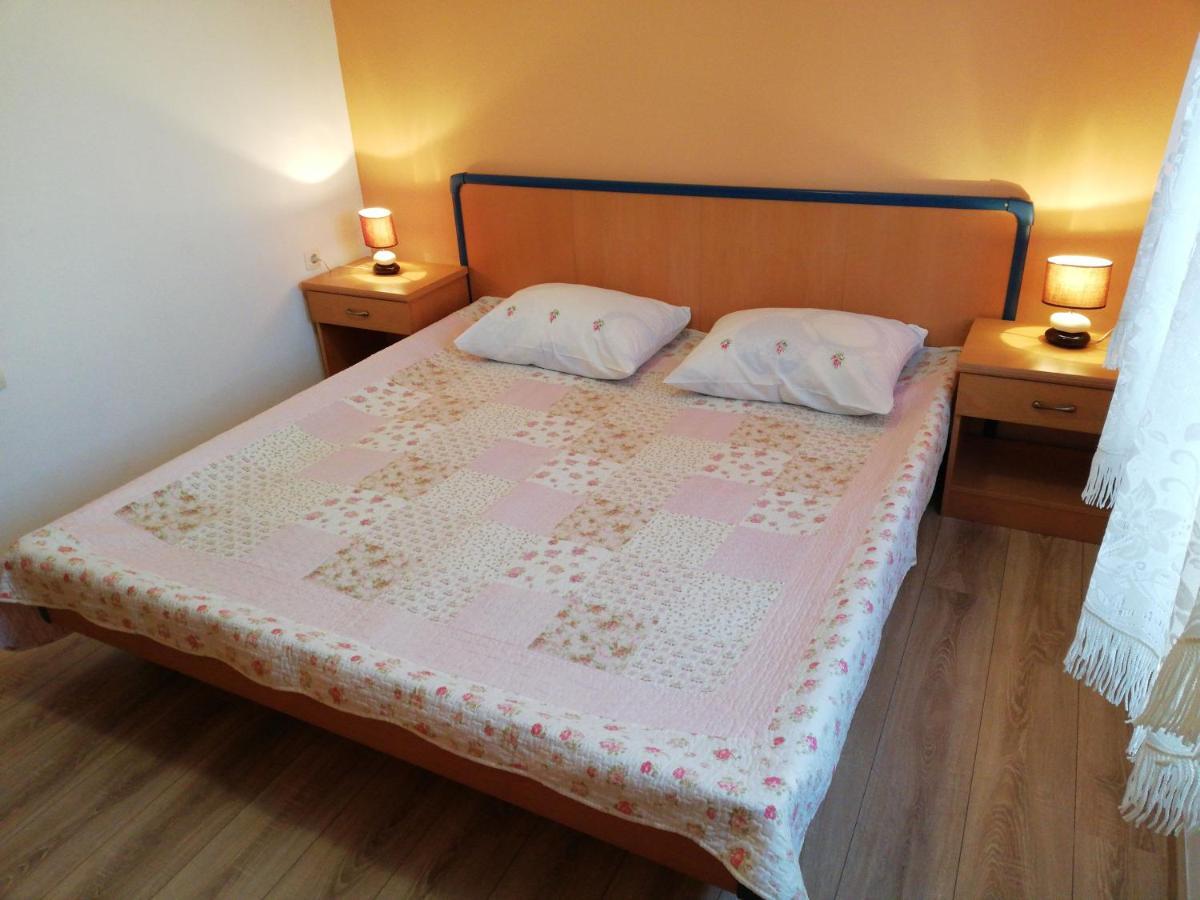 Apartman Ribaric مالي لوشينغْ الغرفة الصورة