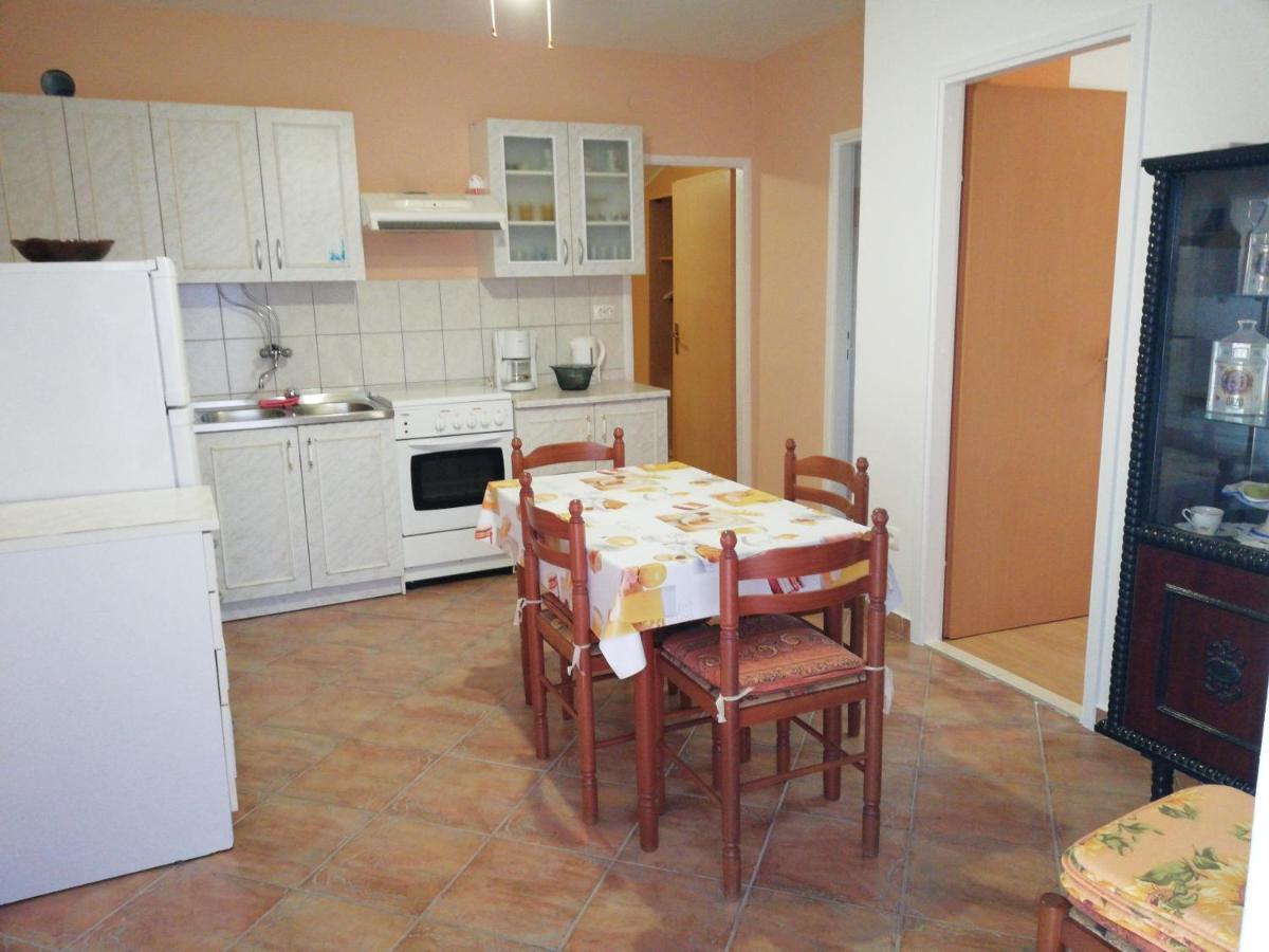 Apartman Ribaric مالي لوشينغْ الغرفة الصورة