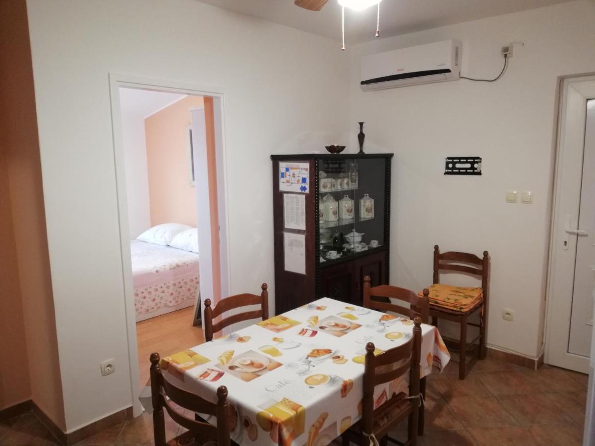 Apartman Ribaric مالي لوشينغْ الغرفة الصورة