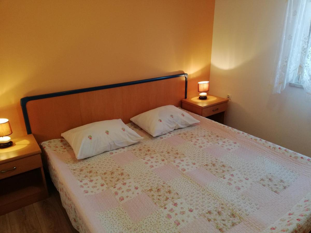 Apartman Ribaric مالي لوشينغْ الغرفة الصورة